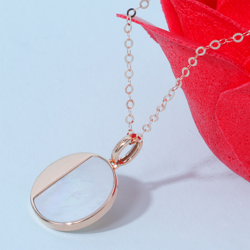 white mother of pearl disc necklace