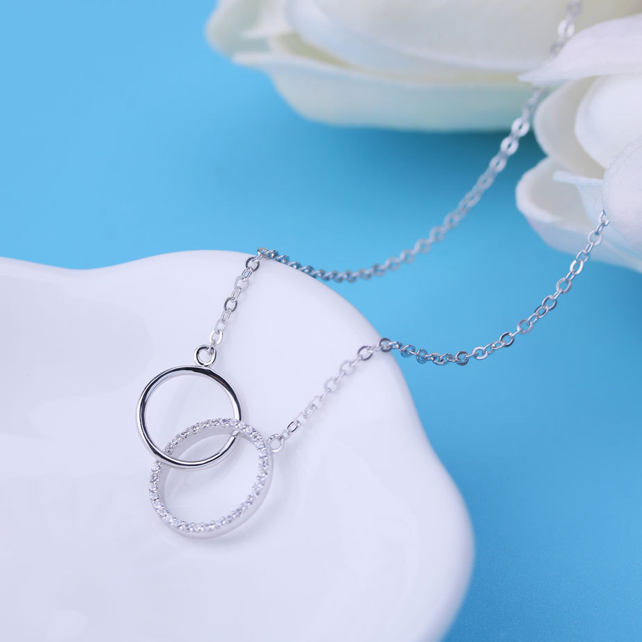 Interlocking Circle Silver Necklace