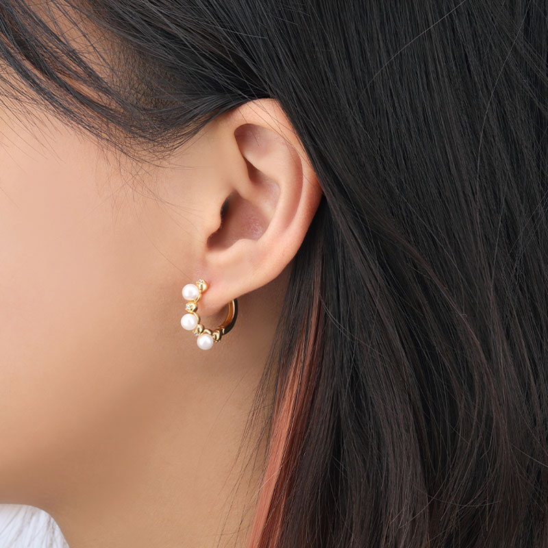 silver pearl huggie earrings
